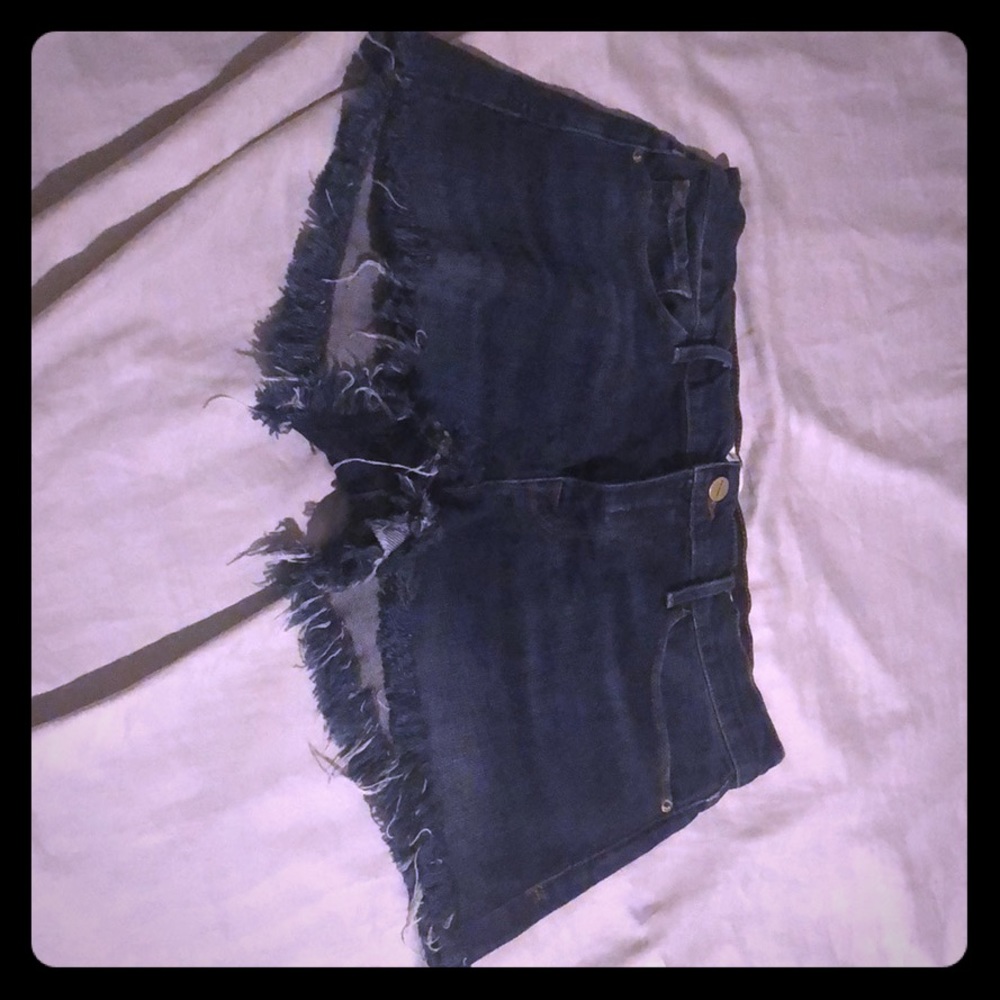 Dark wash jean shorts Frame denim Le cutoff sze 29